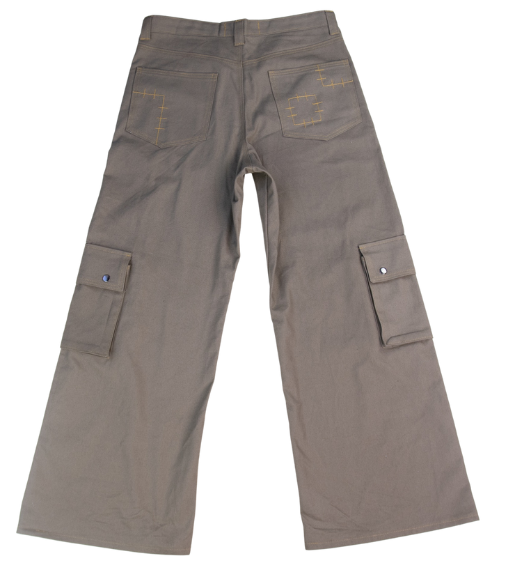 Signature Cut Pants in Uniform Sand