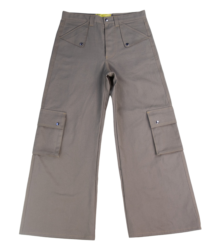 Signature Cut Pants in Uniform Sand